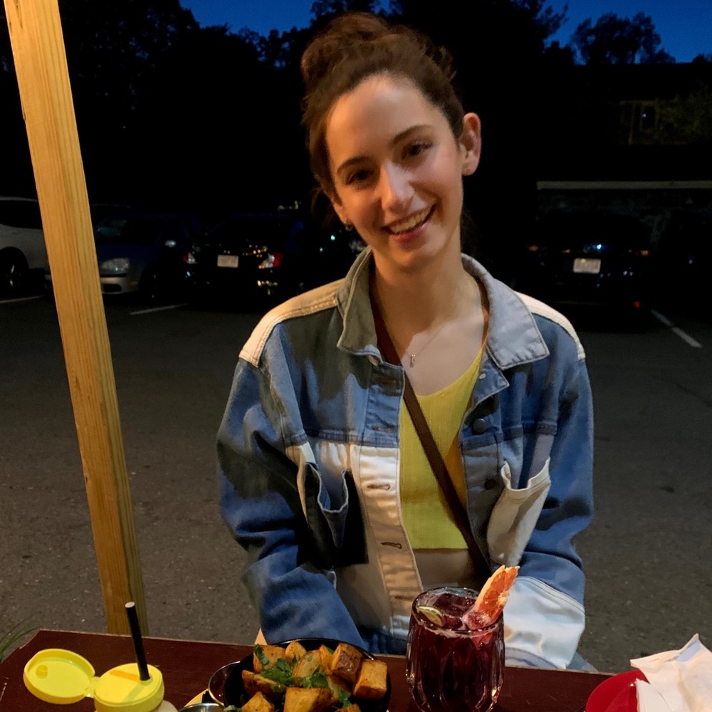 Meet your Poshers, Camille & Jez